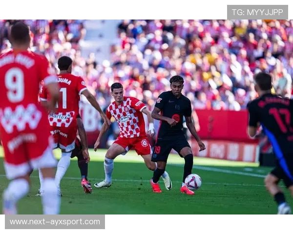 巴塞罗那中前场轮转，进攻层次非常清晰